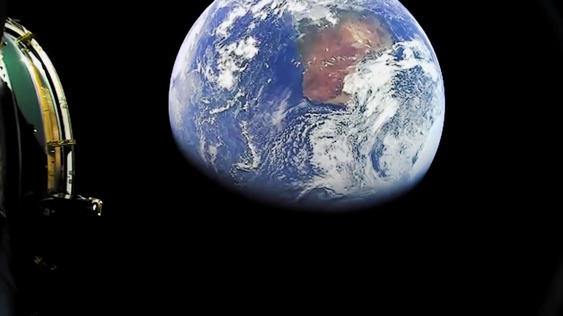 Первое фото Земли из космоса